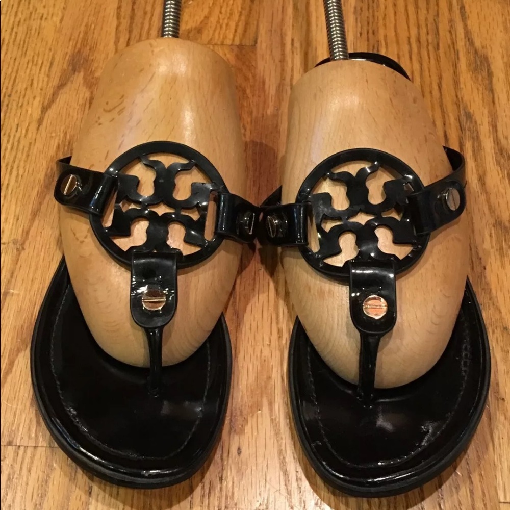 (Sold!!!!) Tory Burch Miller flip flop
